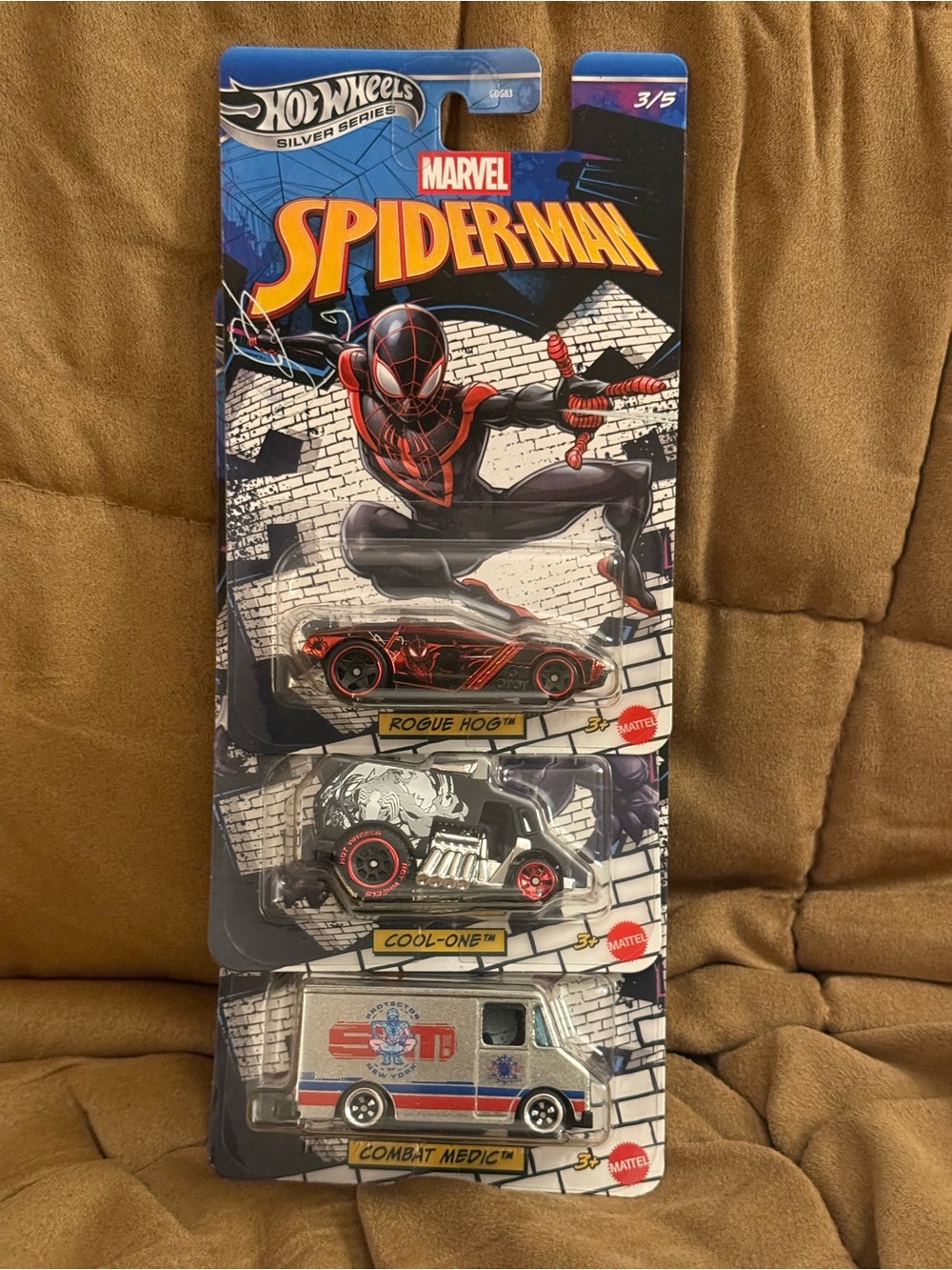 Hot Wheels Marvel Spider-Man Cool-One Vehicle - Black & Red